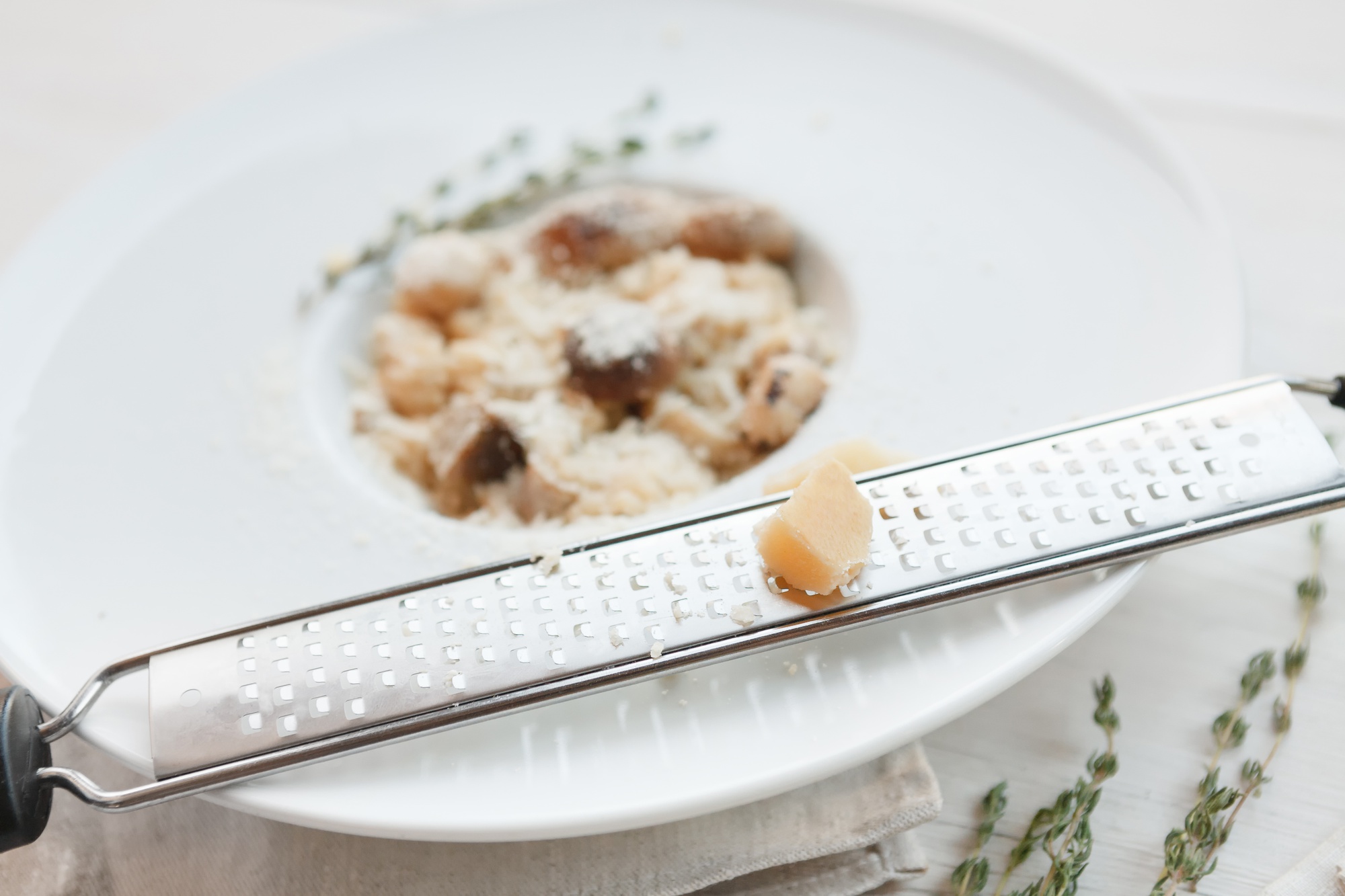 Dettaglio preparazione: mantecatura del risotto